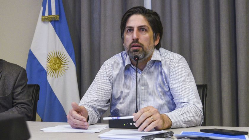 Para no mostrar el fracaso K , Trotta cierra filas con los gremios para no empezar las clases en la ciudad