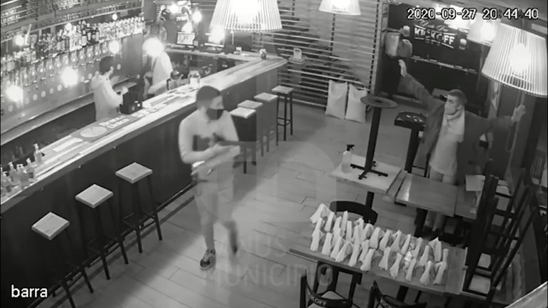 Así es la nueva modalidad de robos a mano armada en bares y restaurantes de Lanús: investigan si hay ex policías involucrados