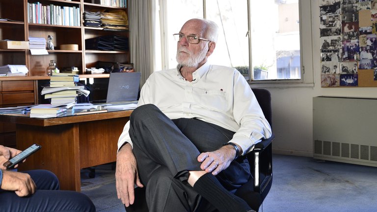 Juan Carlos de Pablo: “Cada vez que el ministro de Economía habla del dólar, la embarra”