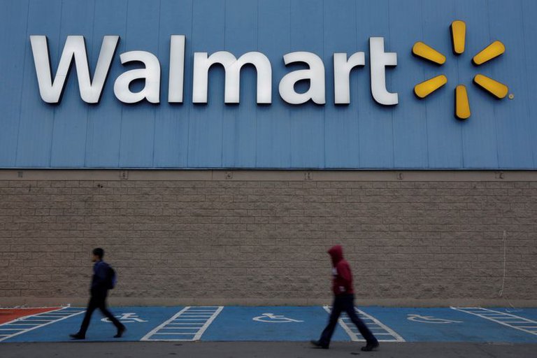 El Grupo De Narváez se quedó con el negocio de Walmart en la Argentina