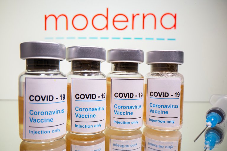 Vacuna de Moderna: similitudes y diferencias con las otras grandes candidatas