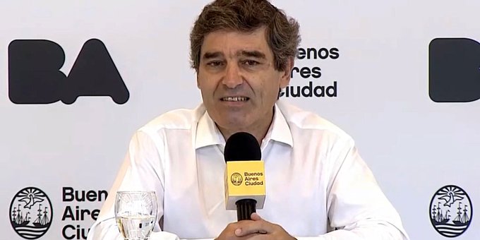 Fernán Quirós: “Necesitamos ver la información técnica sobre la vacuna rusa antes de la próxima entrega”