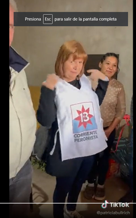 BULLRICH SE DISFRAZADE KIRCHNERISTA Y PIDE UNA HELADERA !