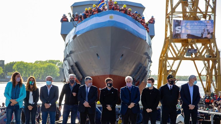 Elecciones 2021: Axel Kicillof y Jorge Taiana inauguraron una lancha de la Armada que no tiene motor ni hélice