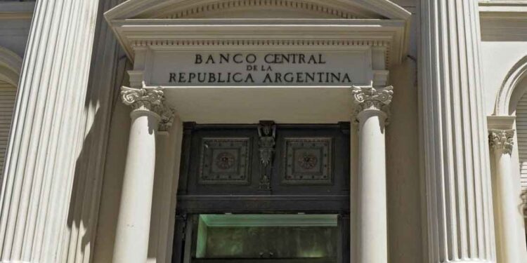 Fuga de capitales en la era Macri: Preocupan a los “capangas” Kircnneristas la lista del BCRA…
