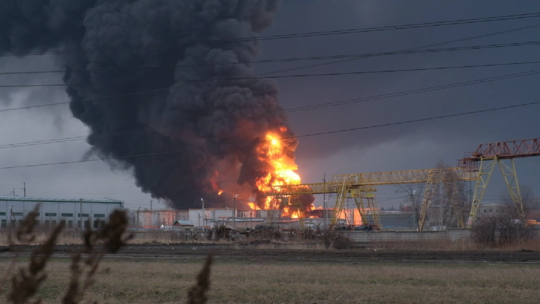 Ucrania atacó depósito de petróleo dentro de Rusia – gobernador