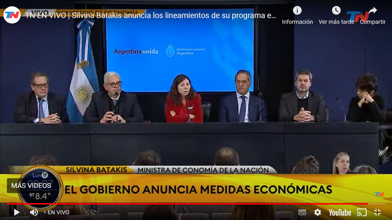 Batakis contradictoria: Creo en el equilibrio fiscal y el estado no esta para ahorrar  ¿¿ ¡¡¡ ??