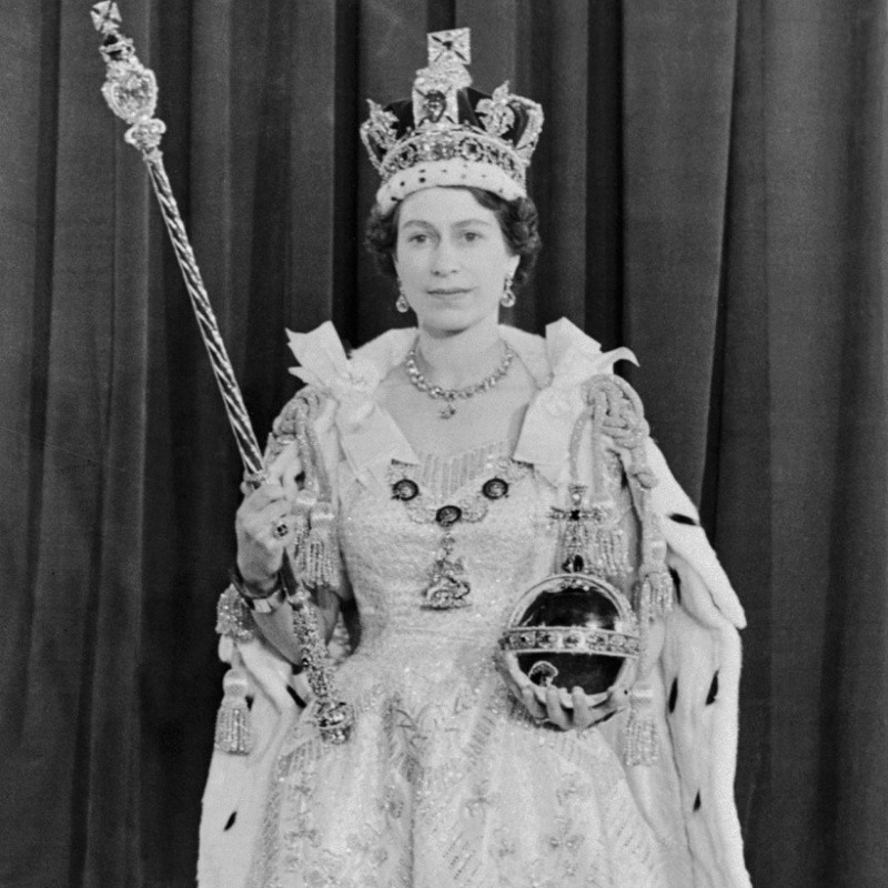 Compañeros: El día que Perón le regalo 2 caballos de polo a la Reina Isabel por su coronación