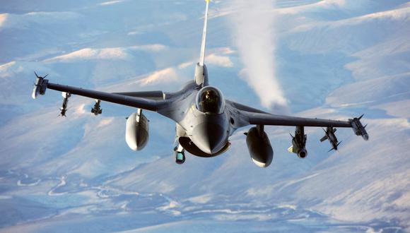 Aviones de combate F-16 de Estados Unidos interceptan bombarderos  rusos cerca de Alaska
