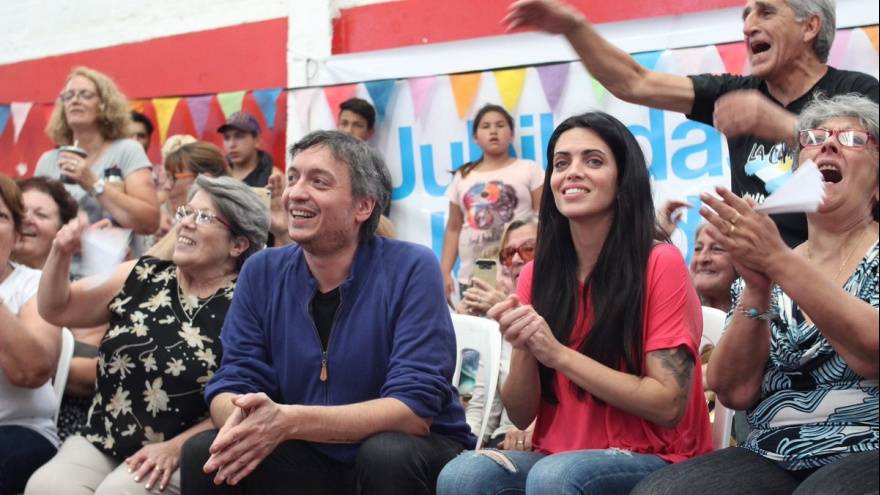 Los jubilados sin medicamentos, pero … La directora del Pami ( La ex de Máximo), compra cotillón  para el mundial por 14 millones de pesos