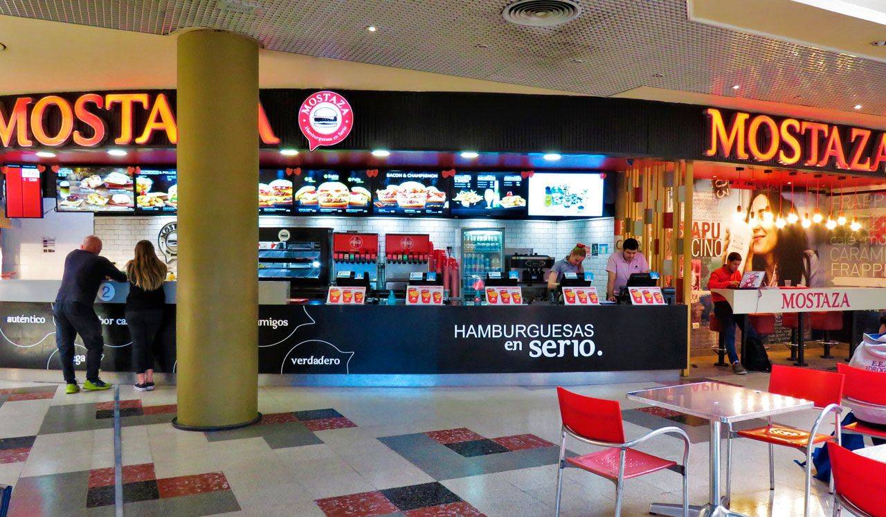 Al estilo mafioso y estafas: La franquicias de la hamburguesería Mostaza bajo la lupa judicial por transacciones comerciales de dudoso origen