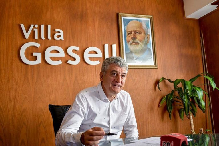 GUSTAVO BARREDA, INTENDENTE DE VILLA GESELL MÁS SUCIO QUE UNA PAPA:
