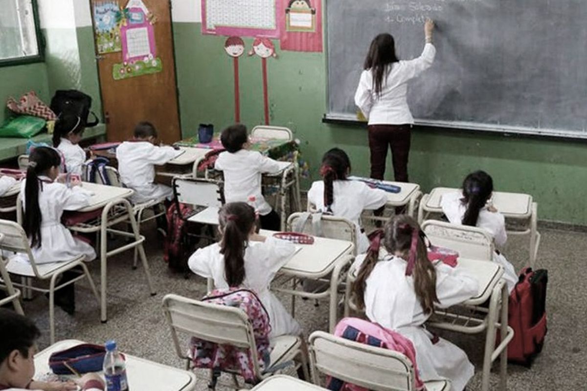 Denuncian un intento de adoctrinamiento en las escuelas bonaerenses