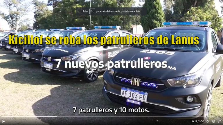 Kicillof hace publicidad con los patrulleros que compró el municipio de Lanús, diciendo que él los entregó. De terror.