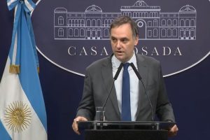 Adorni-conferencia-1